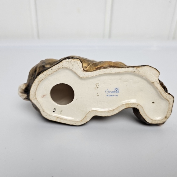 Vintage Goebel West Germany Rabbit and Bunny Porcelain Figurine - Picture 9 of 12